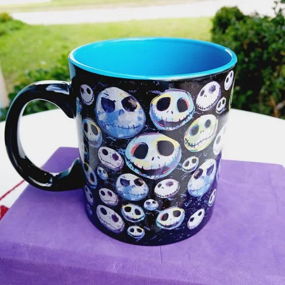 Disney 20 oz Coffee Mug Night before Xmas - Picture 1 of 7